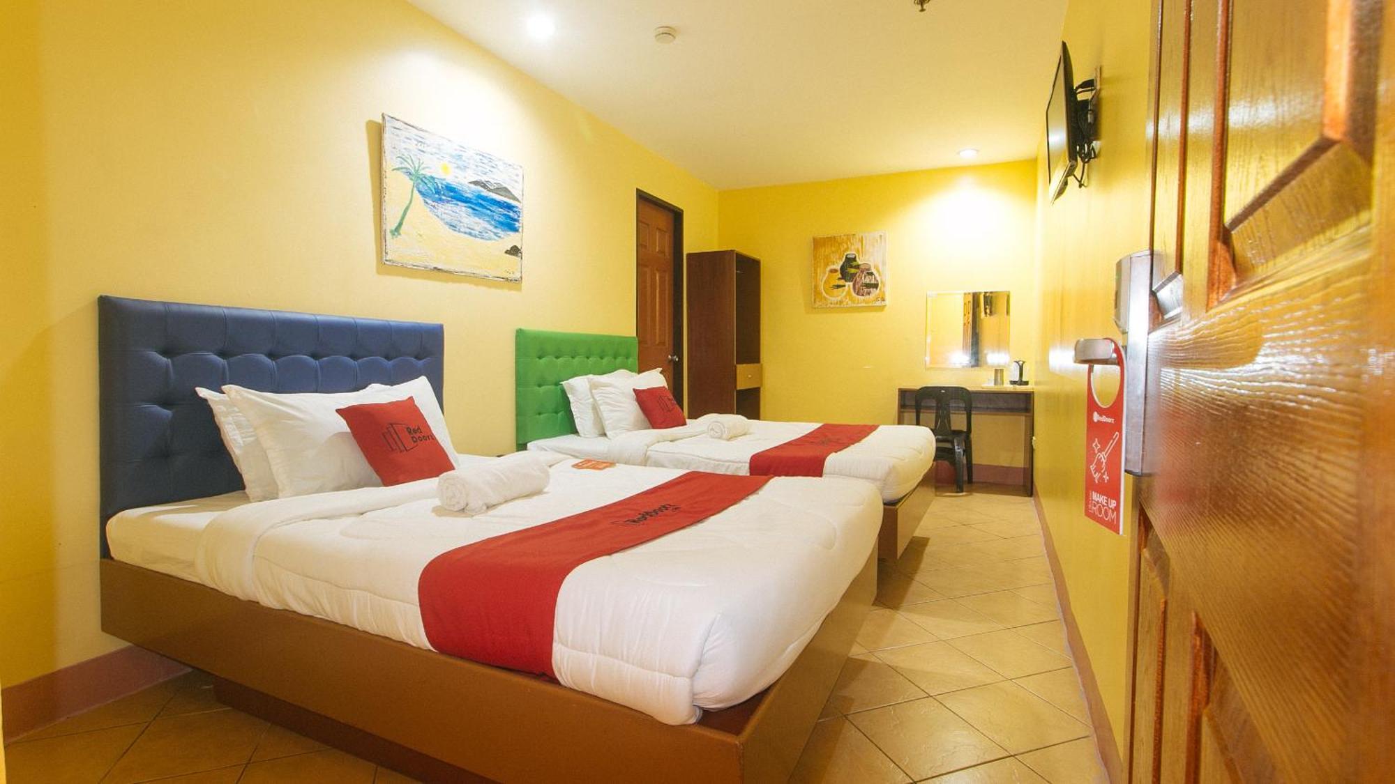 Reddoorz At Comfy Inn Ermita Manila Exterior photo