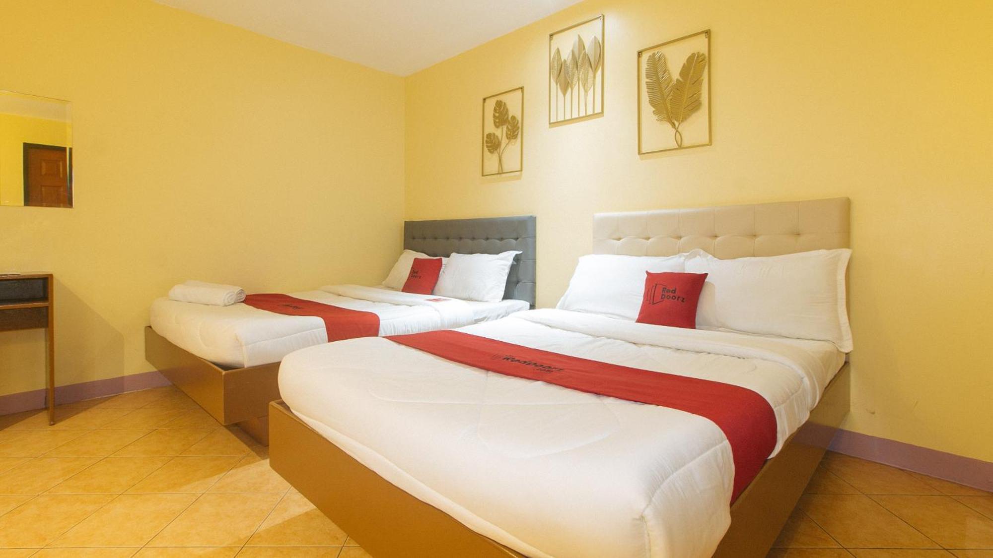 Reddoorz At Comfy Inn Ermita Manila Exterior photo